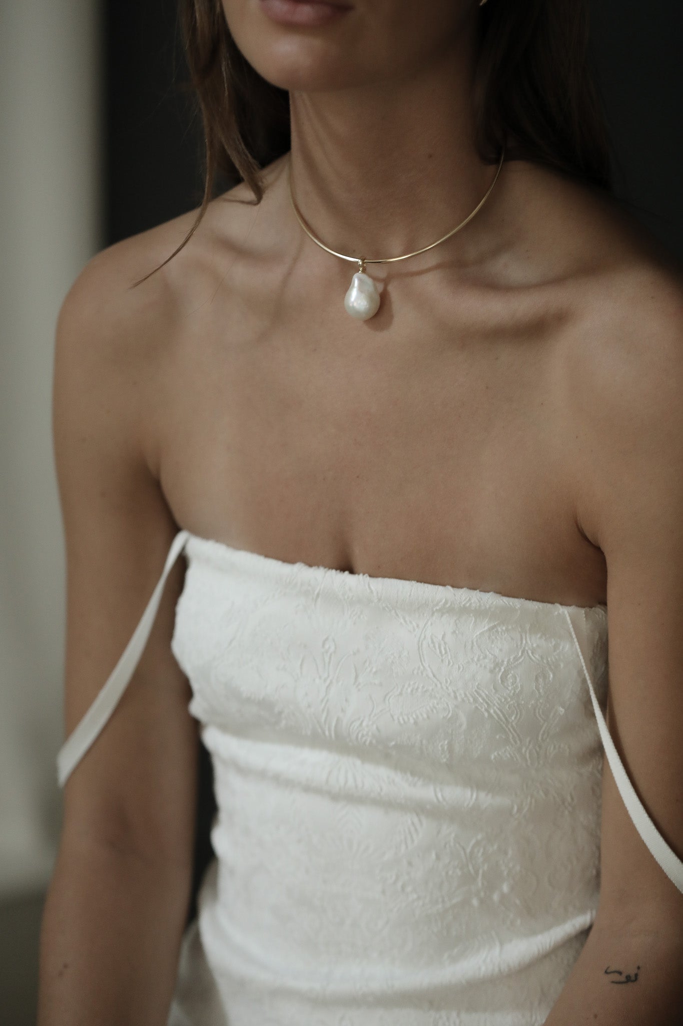 Freshwater Pearl Pendant Gold Choker Necklace