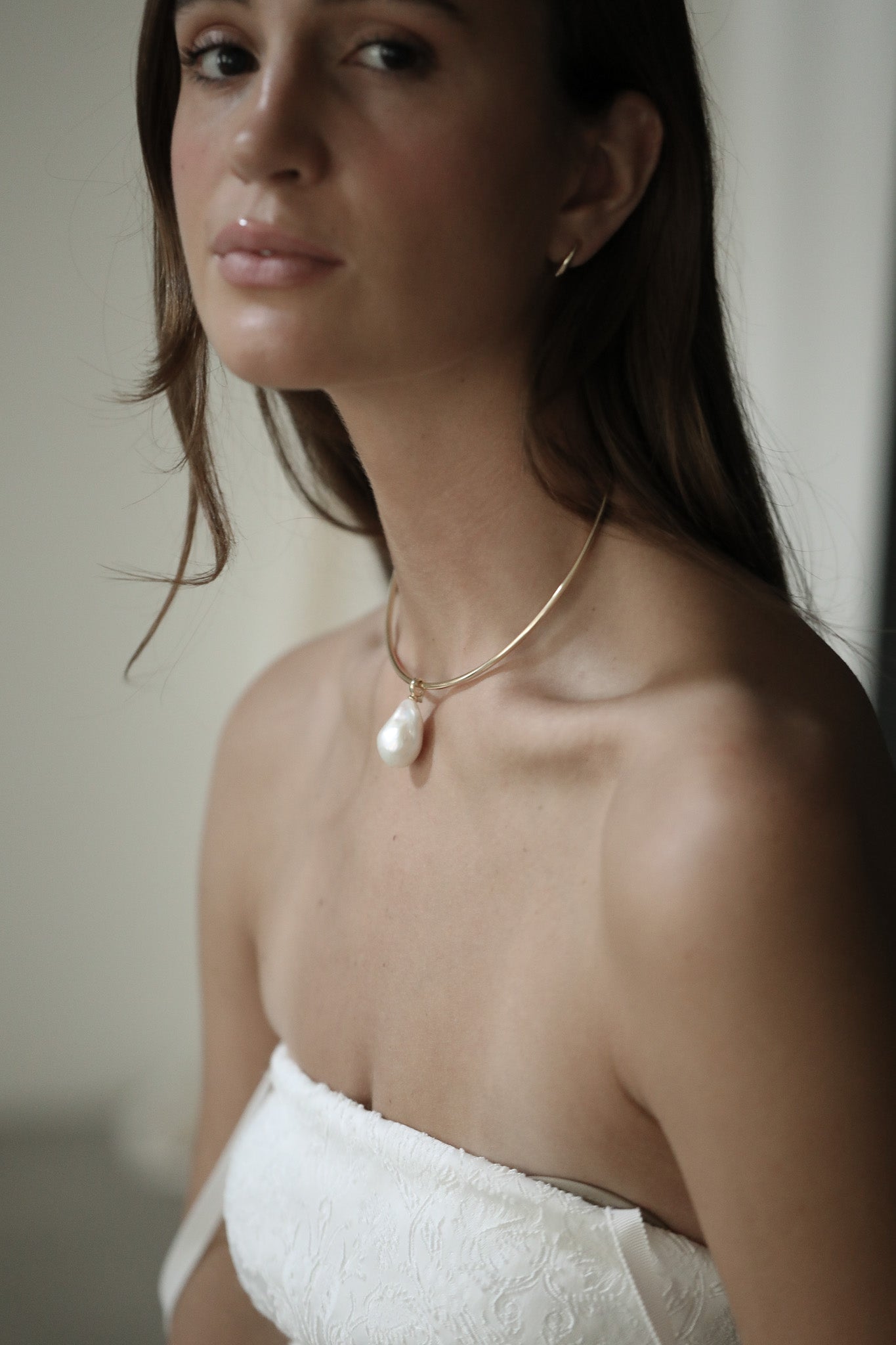 Freshwater Pearl Pendant Gold Choker Necklace