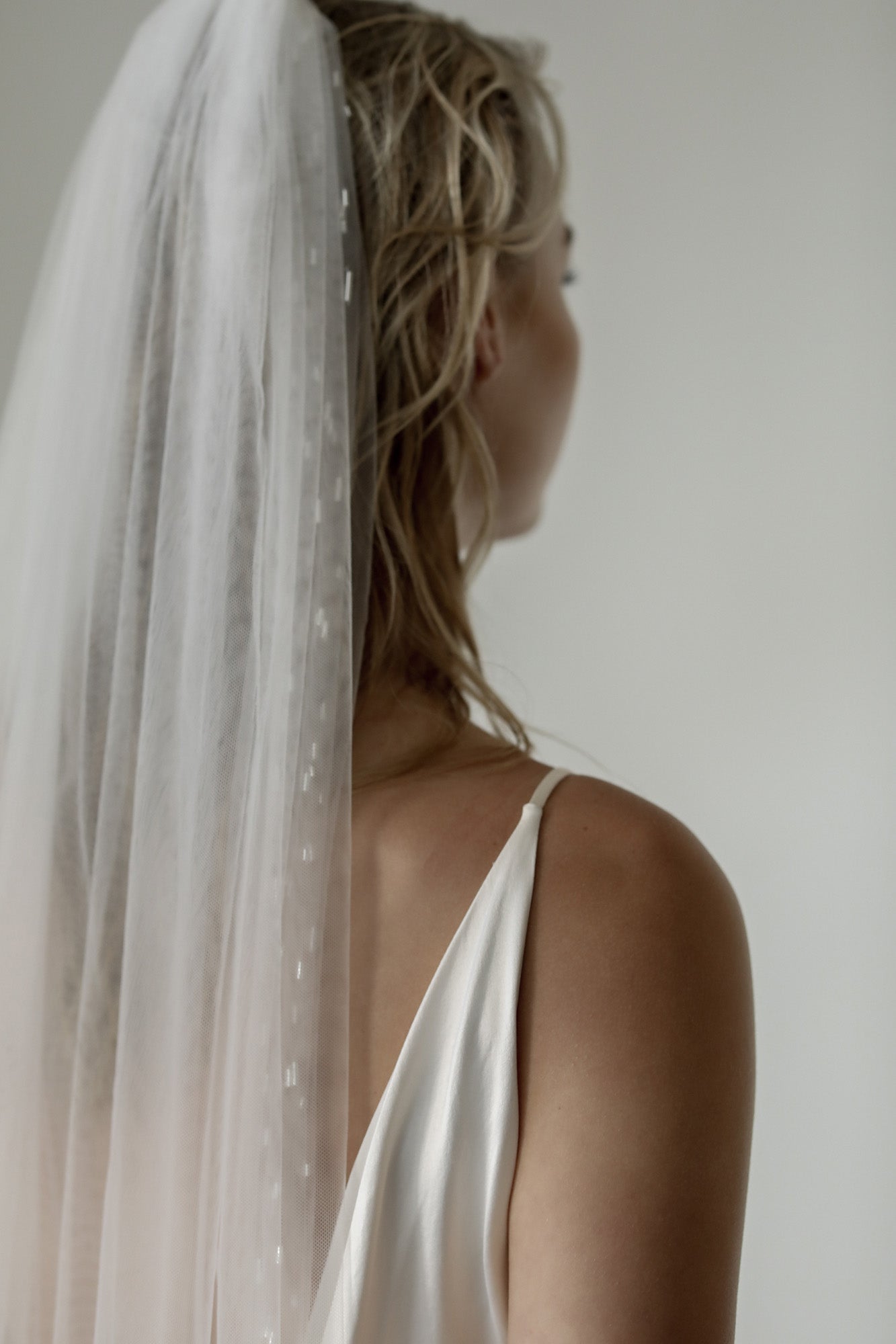 Nova Metallic Edge Veil