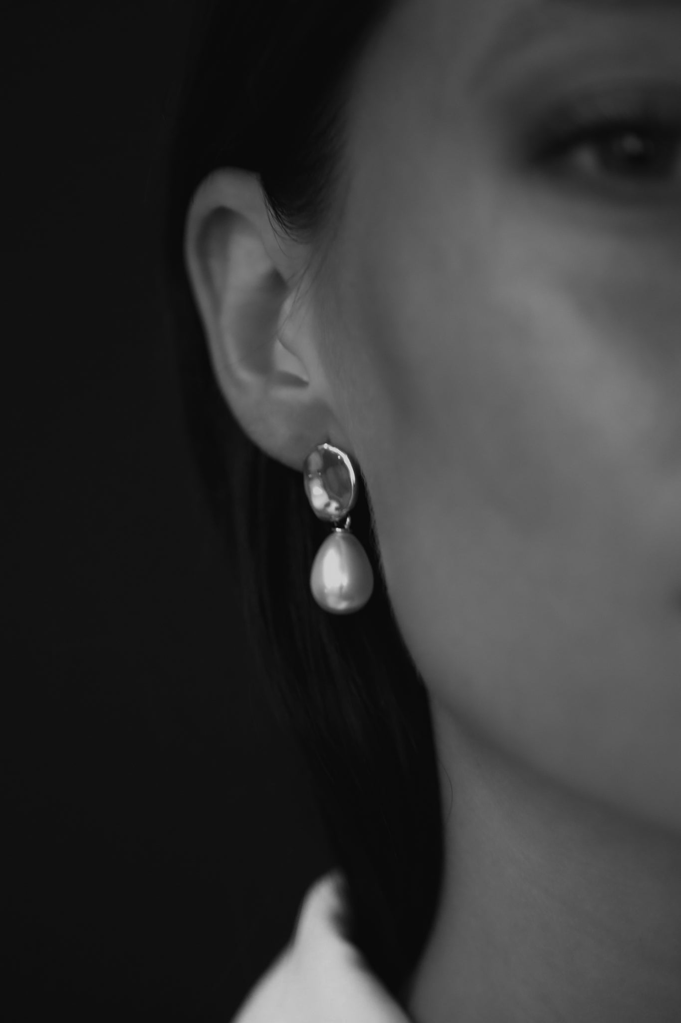 Sculptural Mini Pearl Drop Earrings