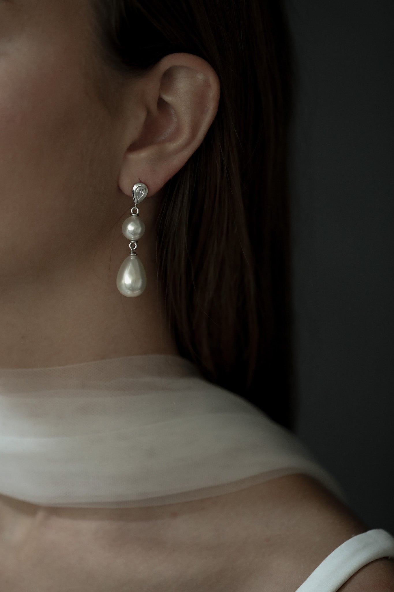 Bezel Pearl Triple Drop