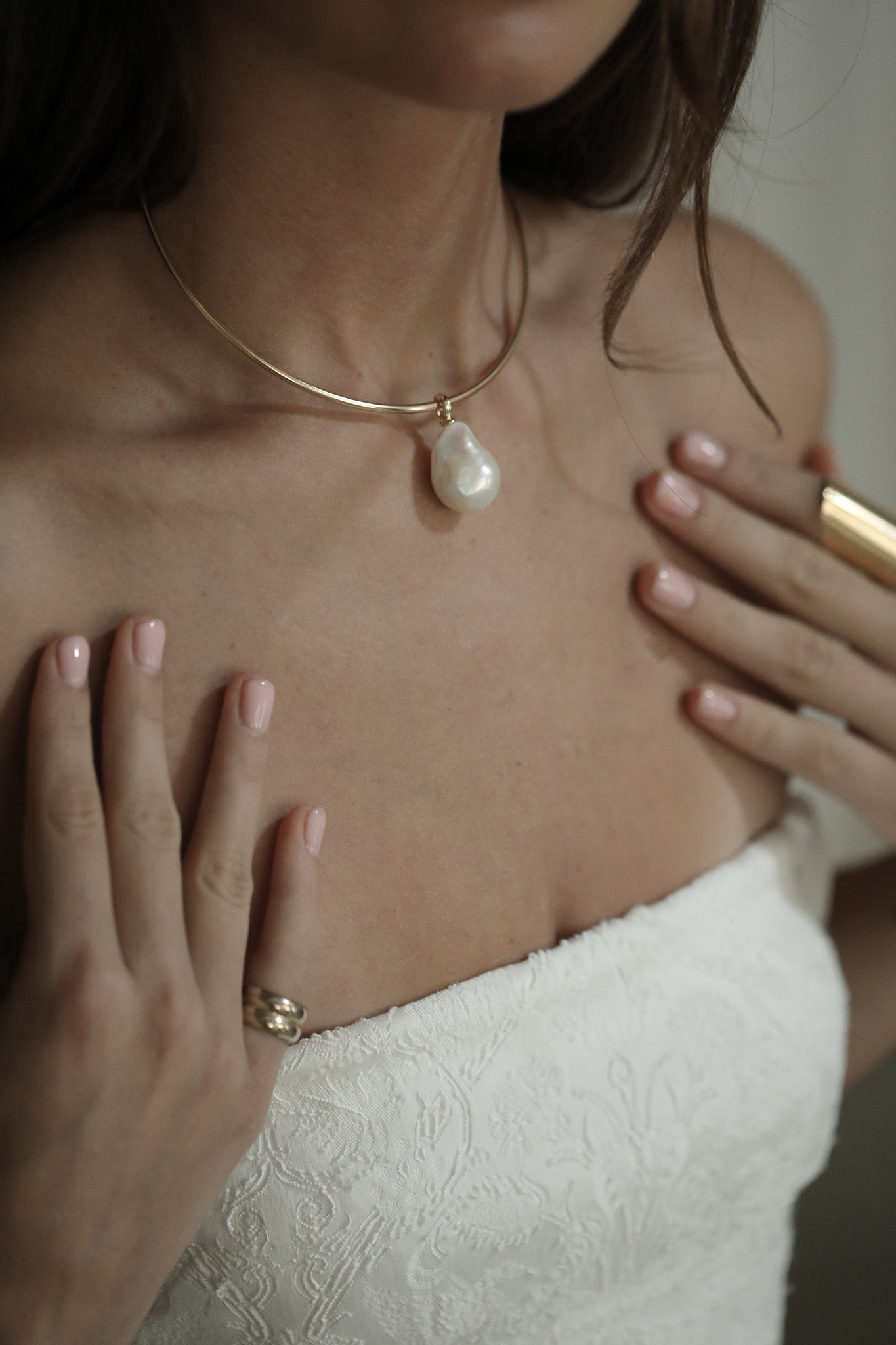 Freshwater Pearl Pendant Gold Choker Necklace