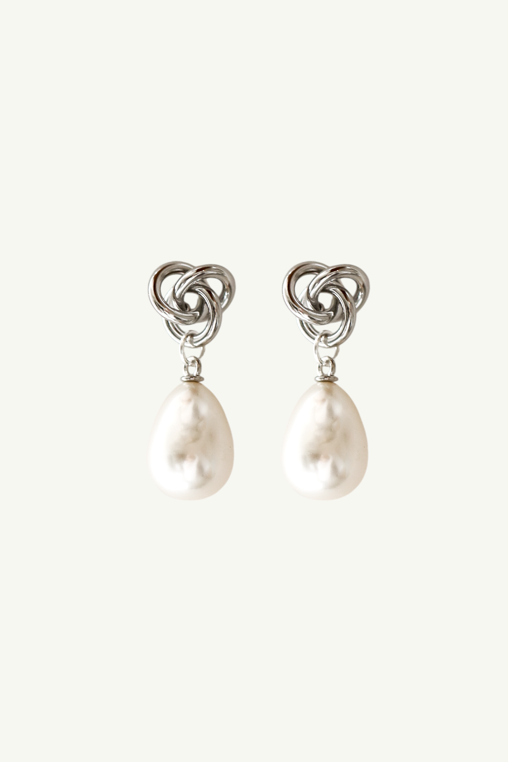 Knot Pearl Drops