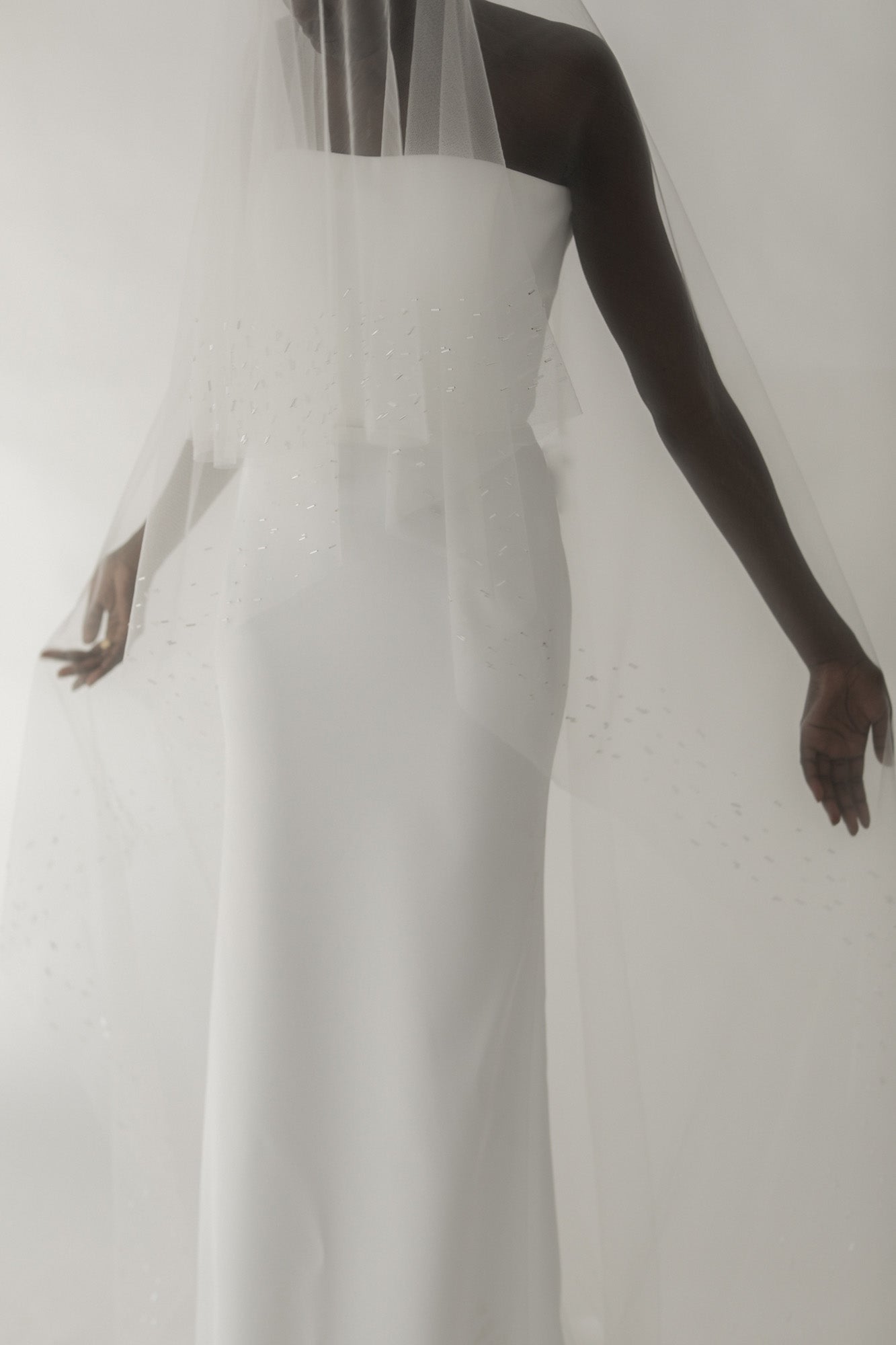 Nova Metallic Edge Veil